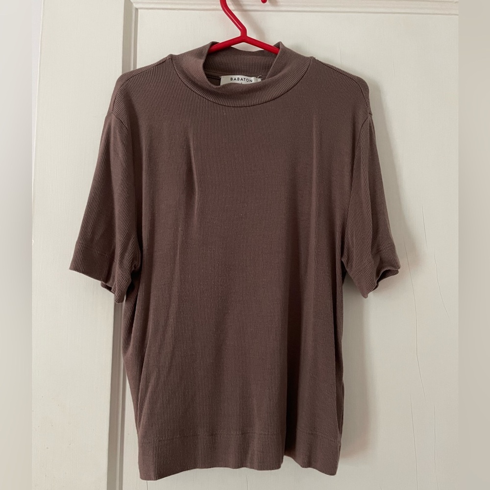 Aritzia Babaton small “mauve / taupe” colour knit t-shirt